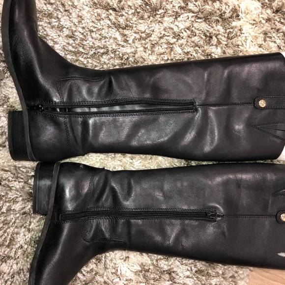 Y’all black boots - Picture 2 of 11